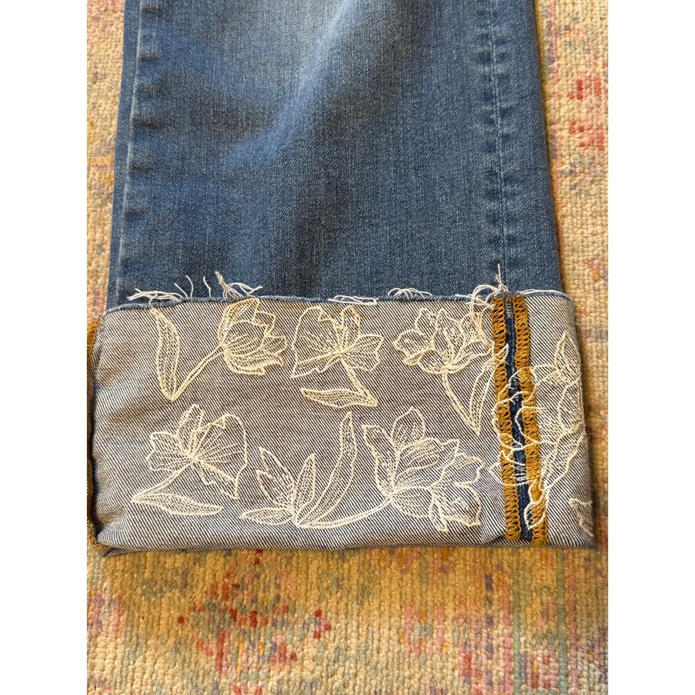 Driftwood Charlee Cuff Jeans Floral Embroidered Cuff 26 - Picture 4 of 9